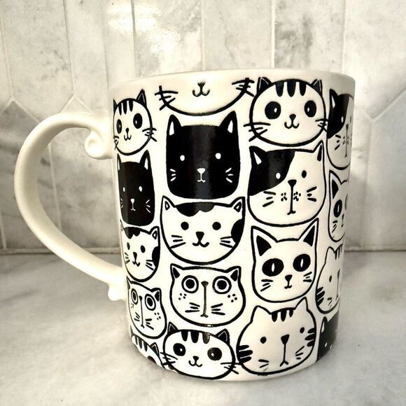 NWOT Spectrum Designz Ceramic Cats Face Print Black White Cup Mug XL 4.5" Tall - Picture 1 of 5